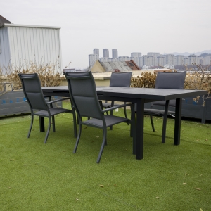 铝板条自动拉伸桌  Alu slat auto extendable table