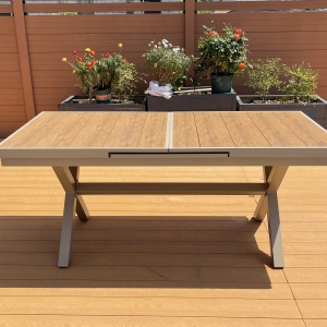 铝制自动塑木抽拉桌Aluminium plastic wood extensio