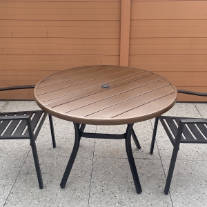 铁制对拼刷漆圆桌 Steel splicing painted  table